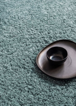 "Finlandesa Alta" Circle Rug